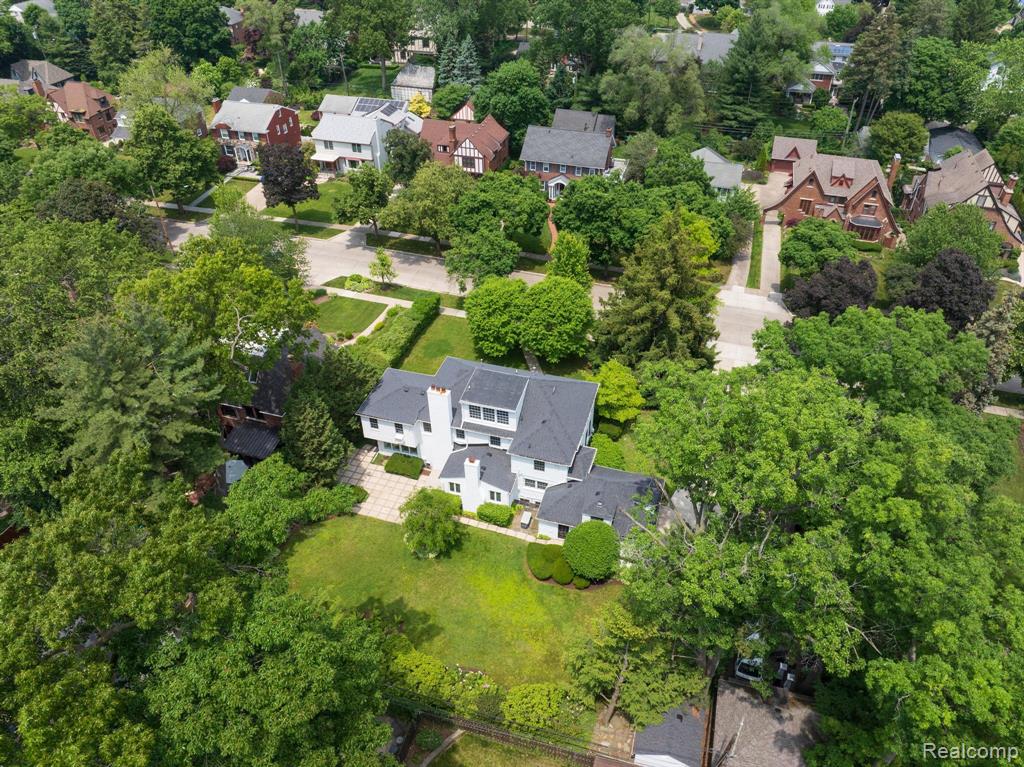 33 Oxford Boulevard, Pleasant Ridge, MI — Photo 69
