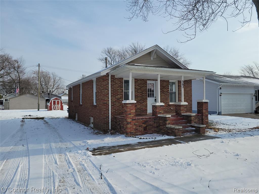 563 Saint Paul Street, Marysville, MI 48040 — Photo 4