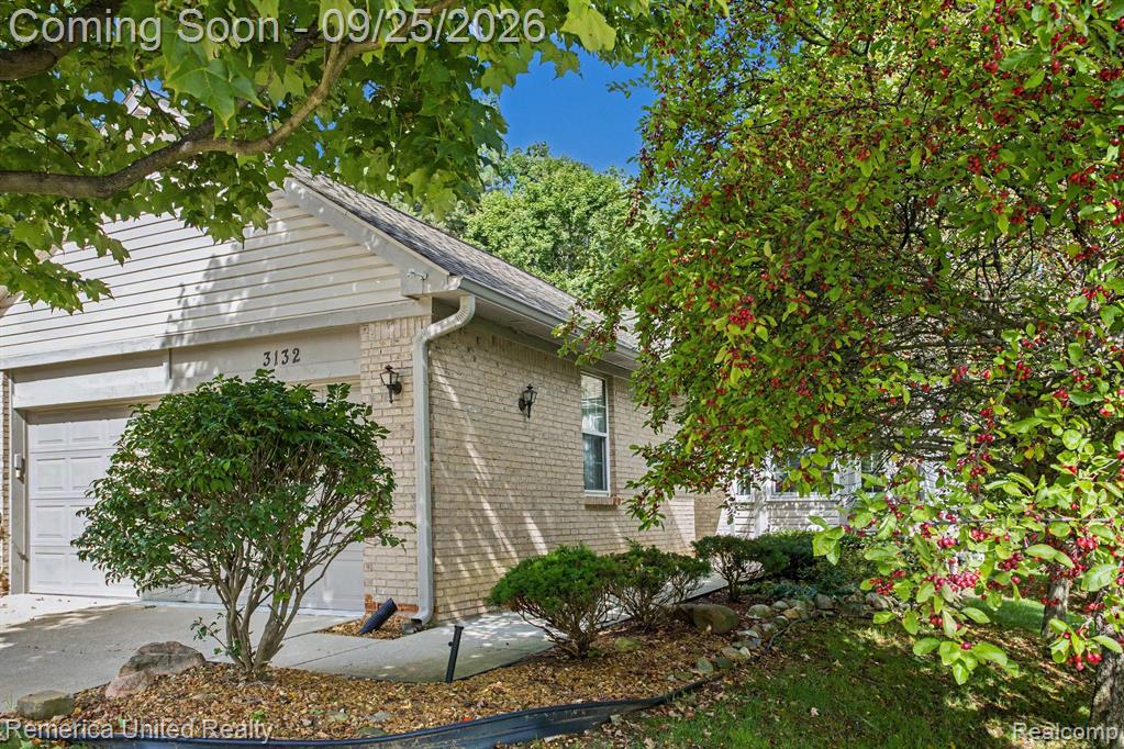 3132 Harbor Court, Waterford, MI 48328