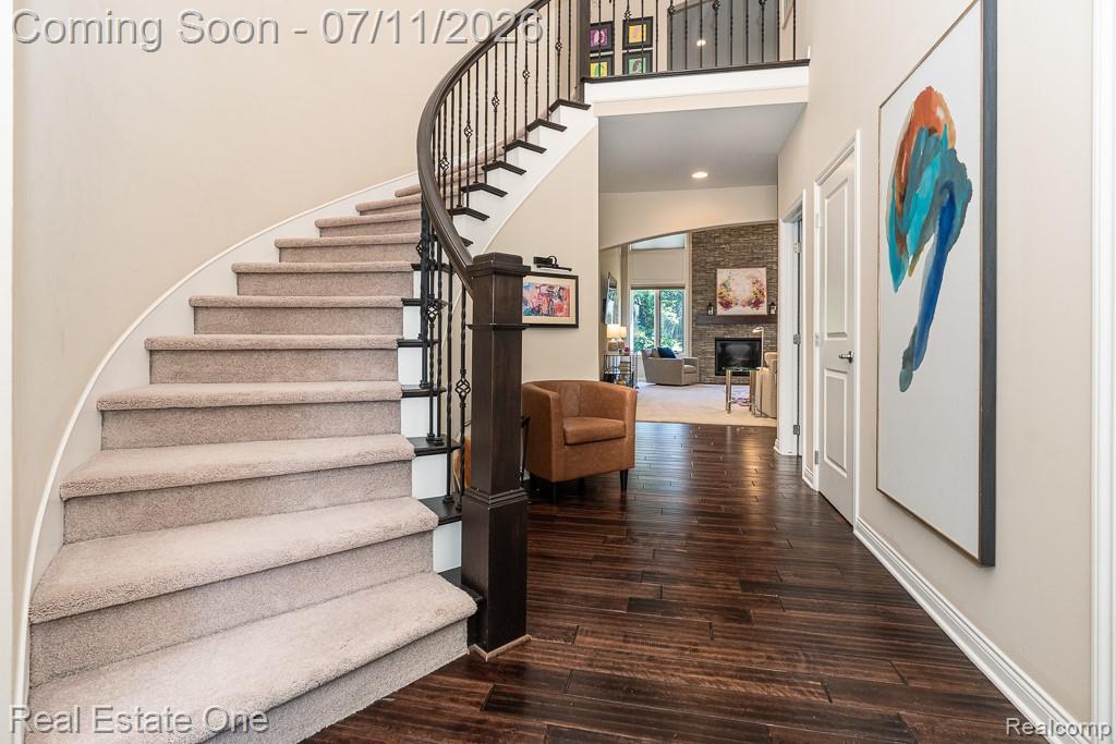 1067 Newgate Court, Oakland, MI — Photo 2