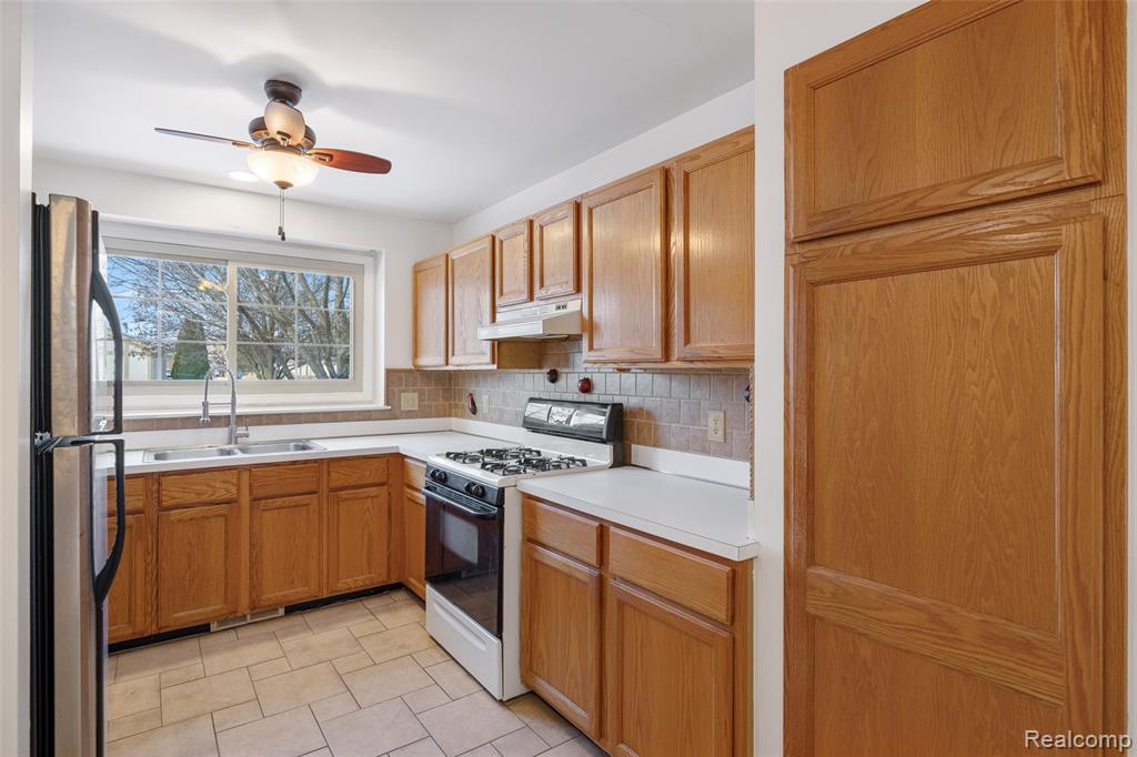 41816 Greenwood Lane, Clinton Twp, MI 48038 — Photo 10