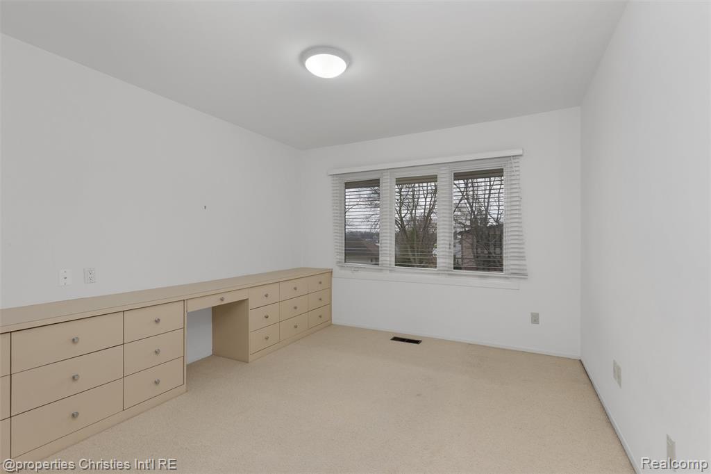 4768 Wendrick Drive, West Bloomfield, MI 48323 — Photo 36