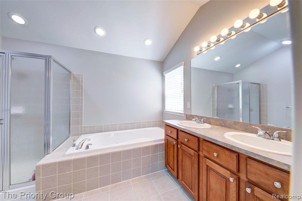 6083 Village Court, Clarkston, MI — Photo 50