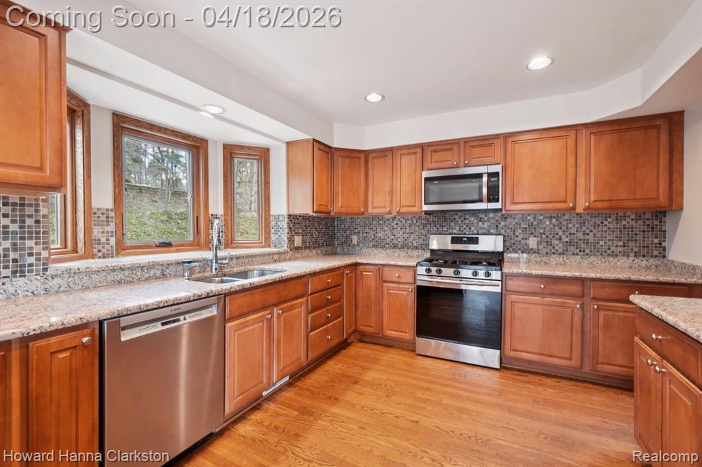 8063 Fawn Valley Drive, Clarkston, MI 48348 — Photo 9