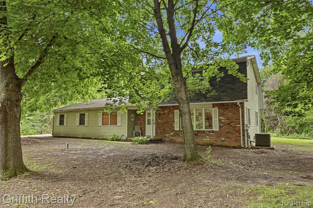 10591 Silver Lake Road, Brighton, MI 48116 — Photo 3