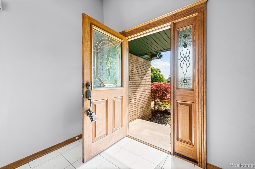 50583 Pembroke Drive, New Baltimore, MI 48047 — Photo 4