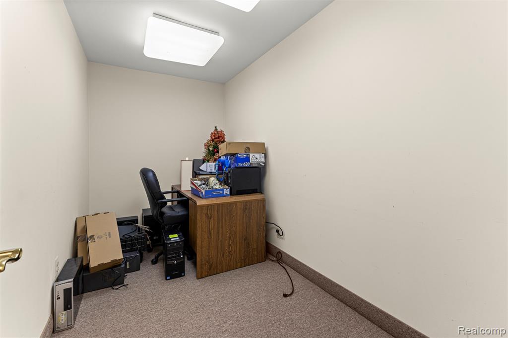 30401 Utica Road, Roseville, MI 48066 — Photo 25