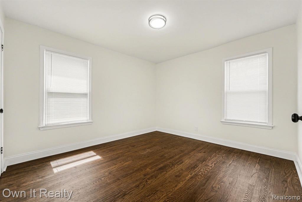 18429 Strathmoor Street, Detroit, MI 48235 — Photo 14