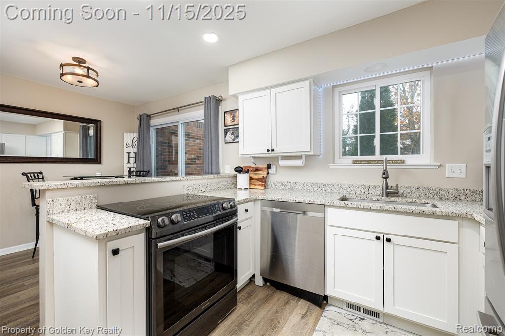 363 Hampton Court, South Lyon, MI 48178 — Photo 10