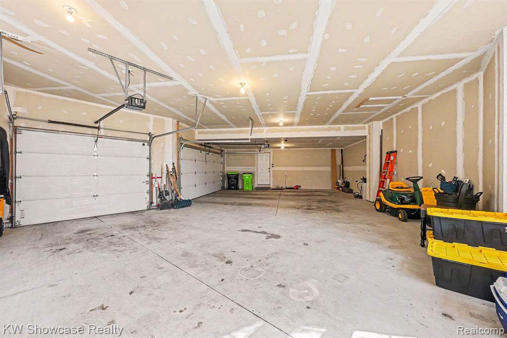 47955 Andover Drive, Novi, MI — Photo 41
