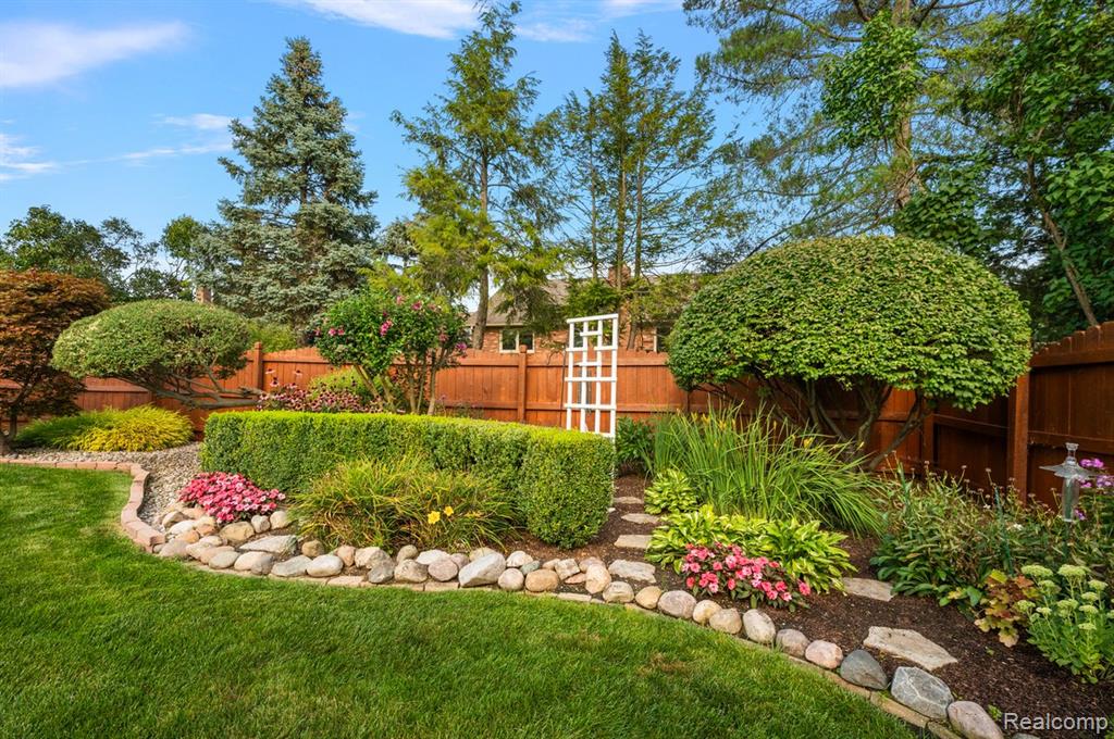 44304 Pentwater Drive, Clinton Twp, MI 48038 — Photo 16