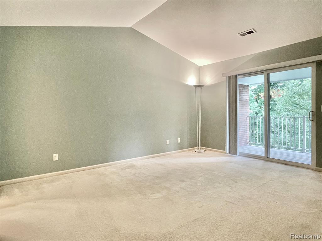 1916 FLAGSTONE Circle, 83, Rochester, MI 48307 — Photo 15