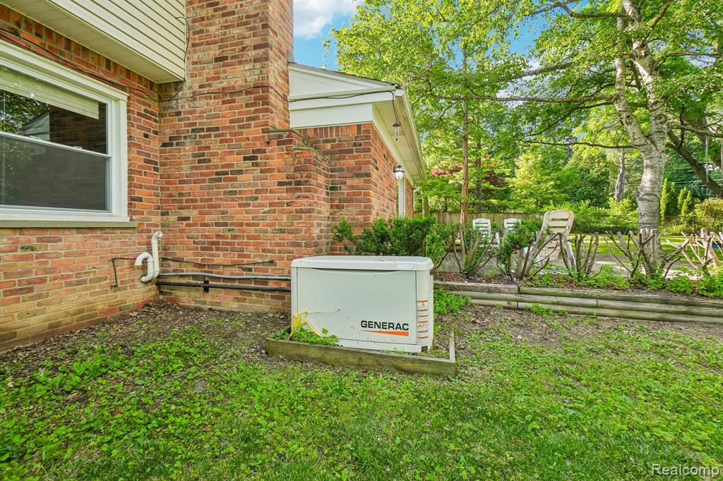 2675 Douglas Drive, Bloomfield Hills, MI 48304 — Photo 41