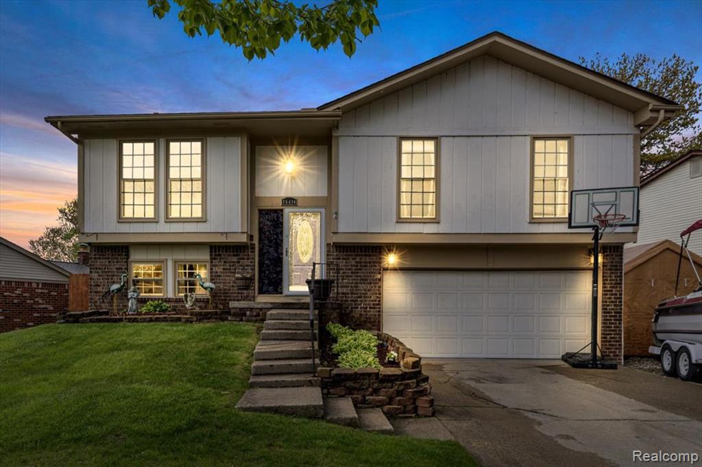 25436 Montebello Drive, Trenton, MI 48183
