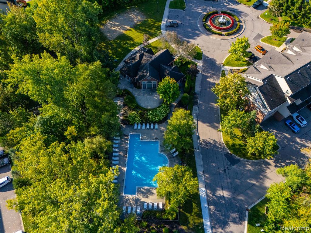 470 Old Pine Way, Walled Lake, MI 48390 — Photo 45