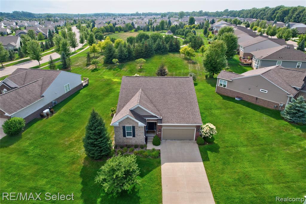 9059 Pine Valley Drive, Grand Blanc, MI 48439 — Photo 34