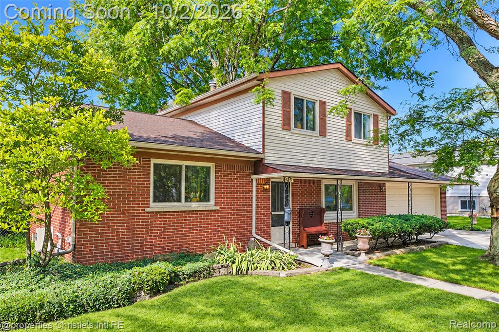 24187 S Duncan Circle, Farmington Hills, MI 48336