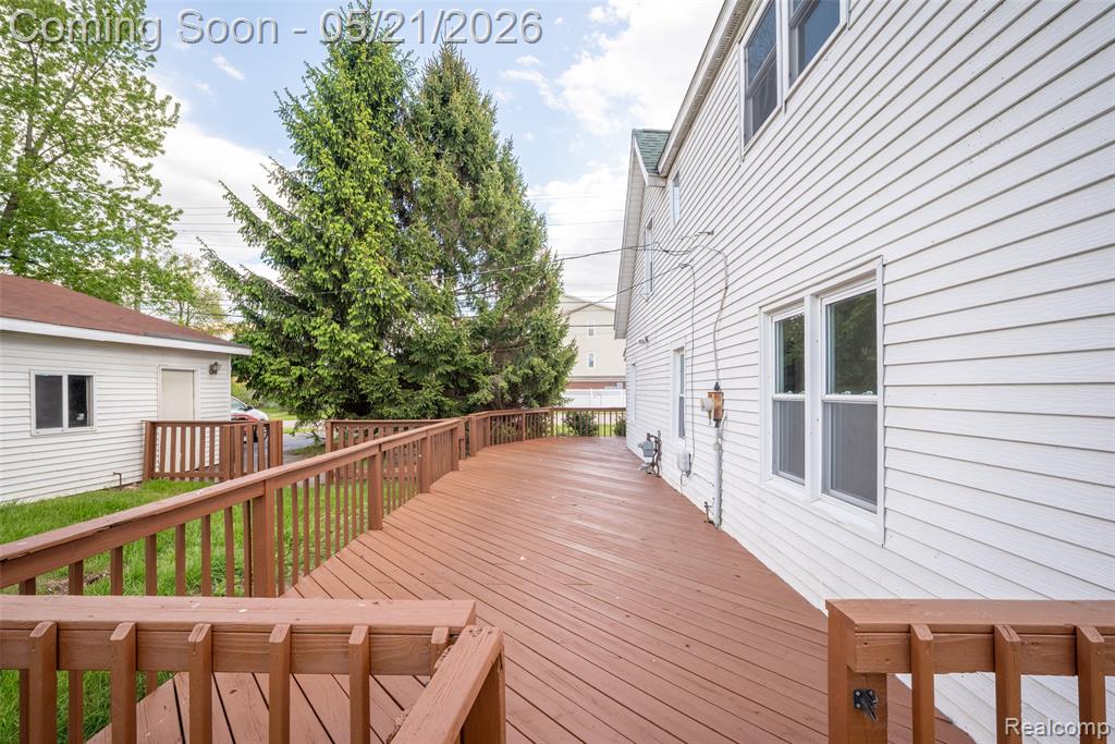 420 Wellsboro Street, Walled Lake, MI 48390 — Photo 32