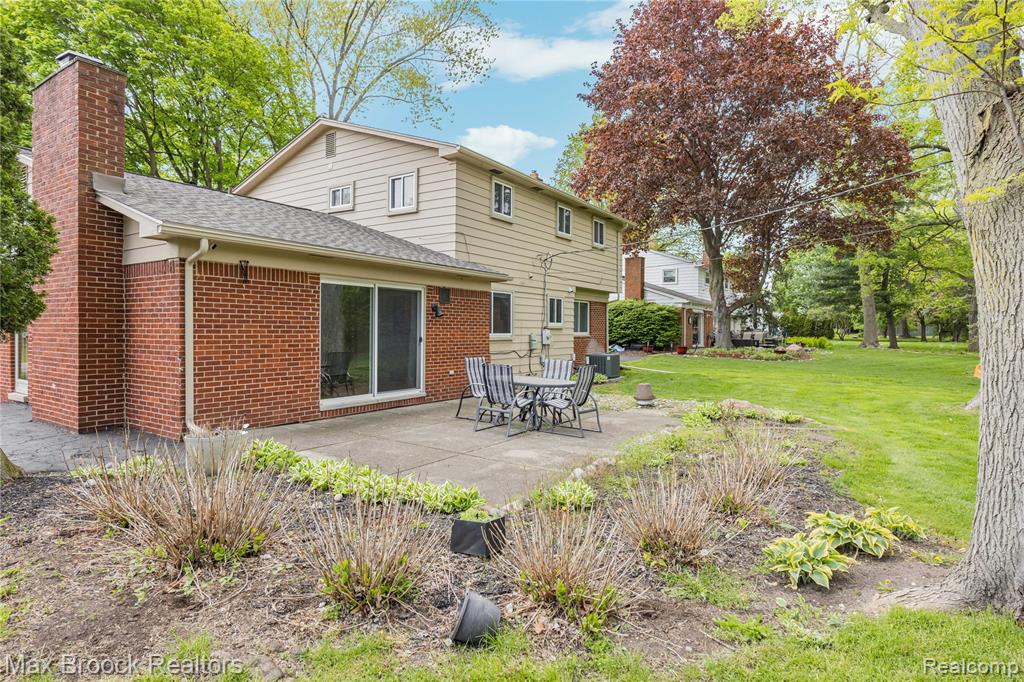 7011 Heather Heath, West Bloomfield, MI — Photo 57