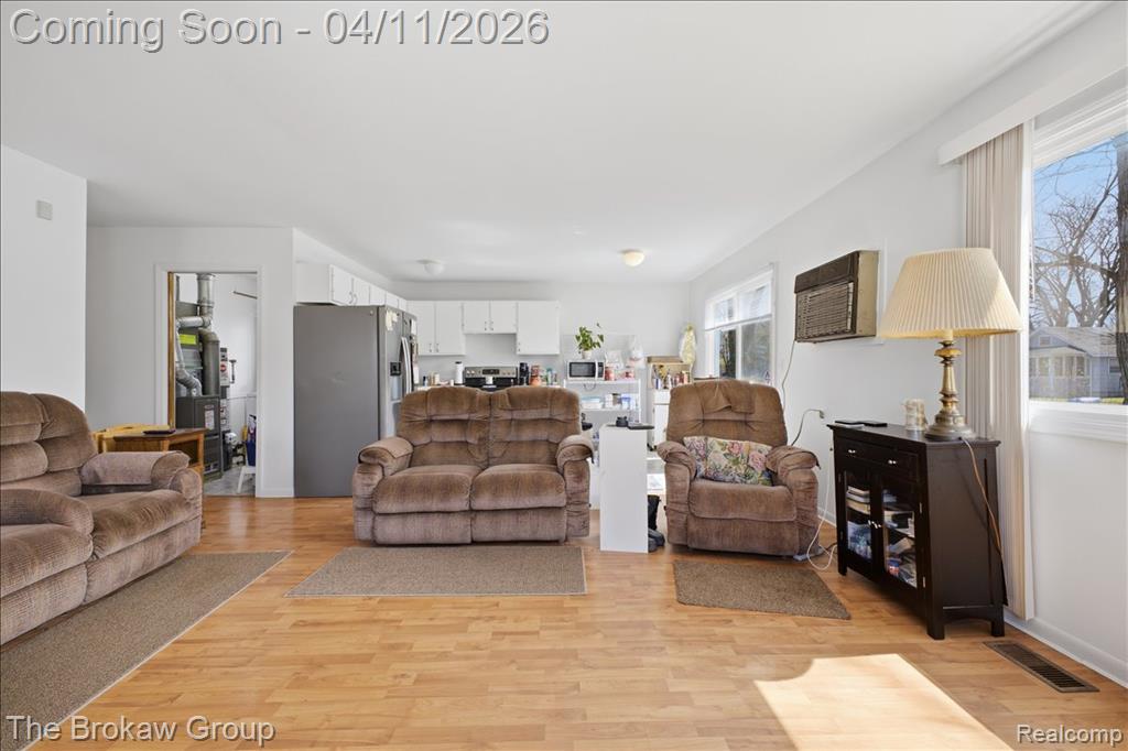 90 N Josephine Avenue, Waterford, MI 48328 — Photo 9