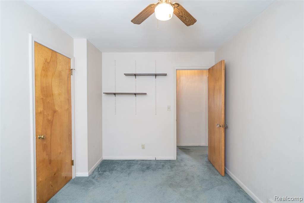 5247 Lyons Circle S, Warren, MI 48092 — Photo 29
