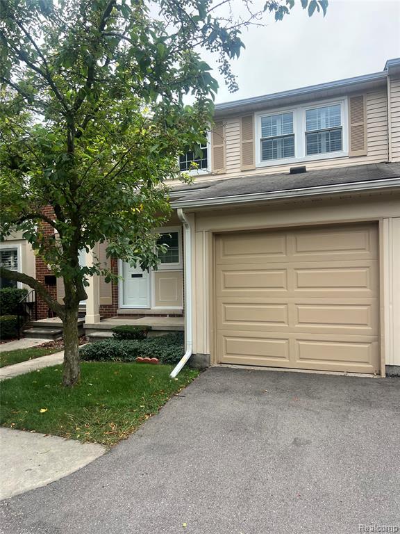 1587 Brentwood Drive, Troy, MI 48098 — Photo 2