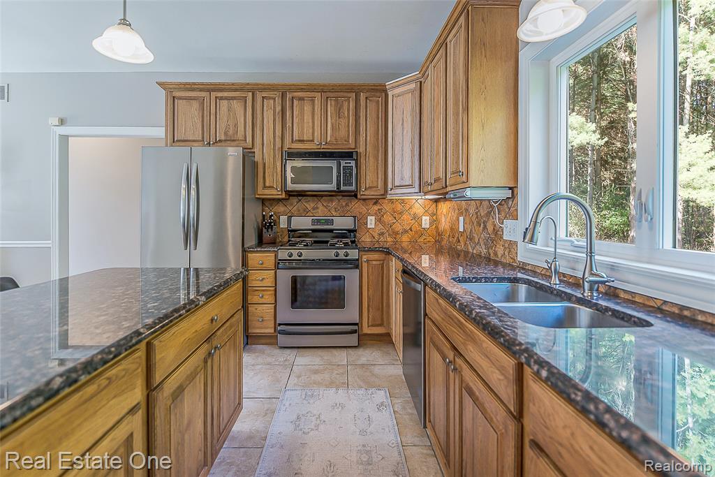 7155 Campbell Mills Court, Brighton, MI 48116 — Photo 14