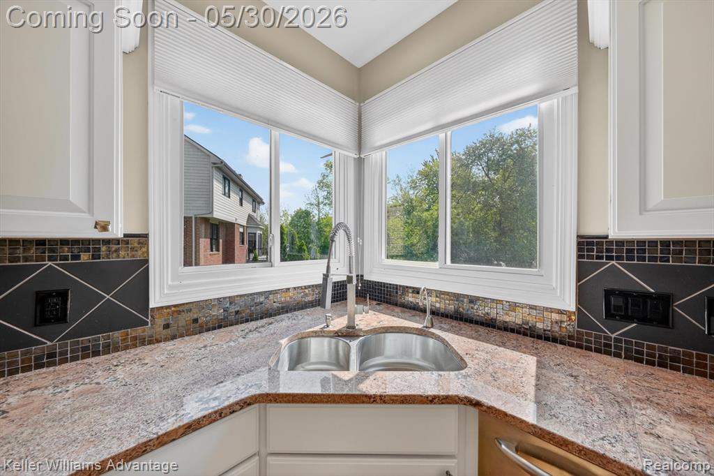 6356 Branford Drive, West Bloomfield, MI — Photo 25