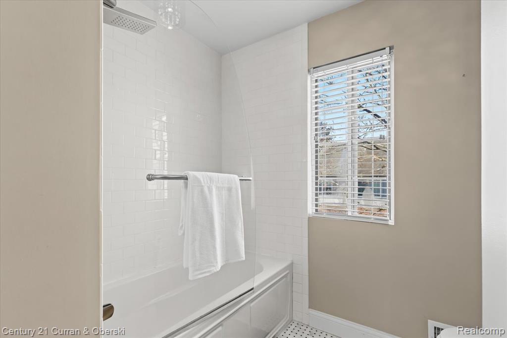 619 Winwood Circle, Walled Lake, MI 48390 — Photo 24