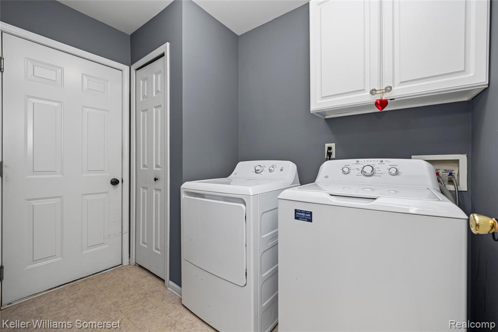 882 Natures Cove Court, Wixom, MI 48393 — Photo 17