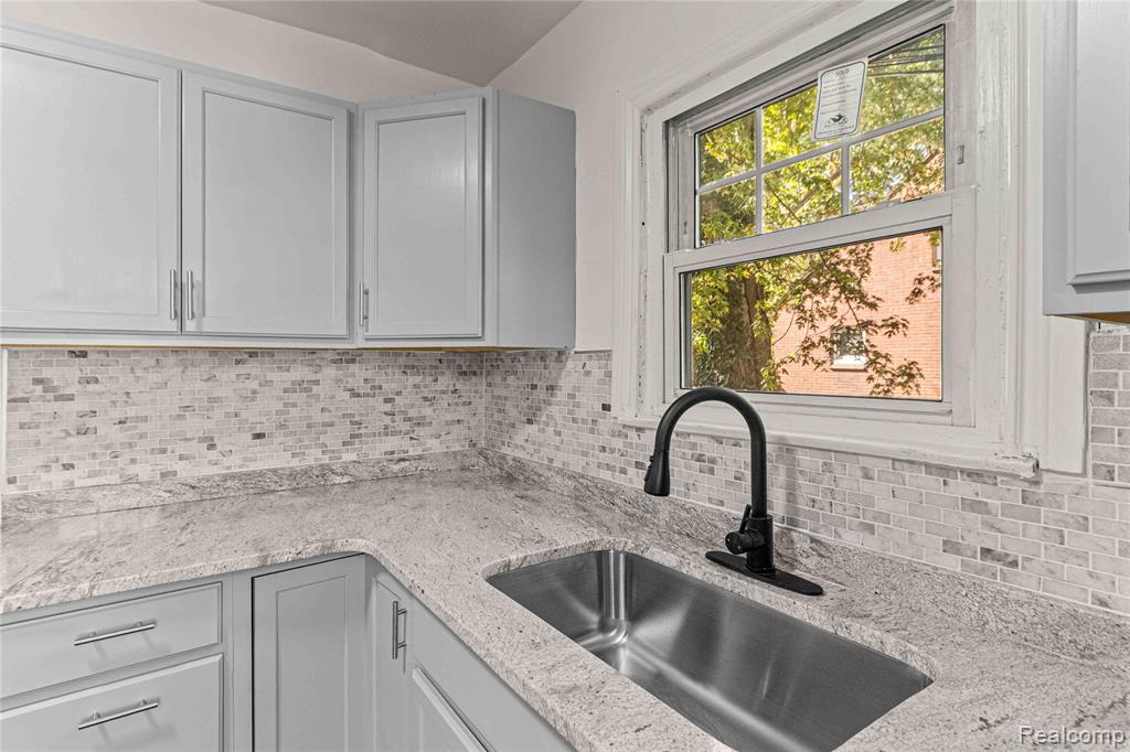 1558 College Avenue, Lincoln Park, MI 48146 — Photo 12