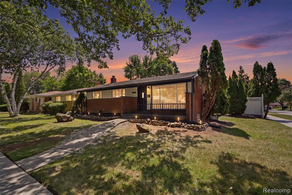 13741 Pearson Street, Oak Park, MI 48237