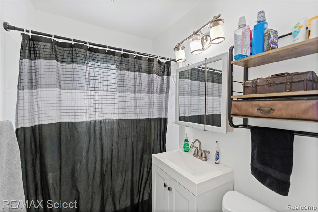 4526 Milton Drive, Flint, MI 48507 — Photo 7