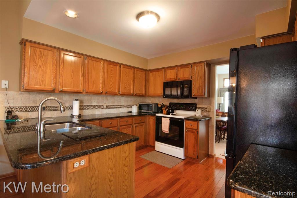 42664 Jason Court, 88, Sterling Heights, MI 48313 — Photo 3