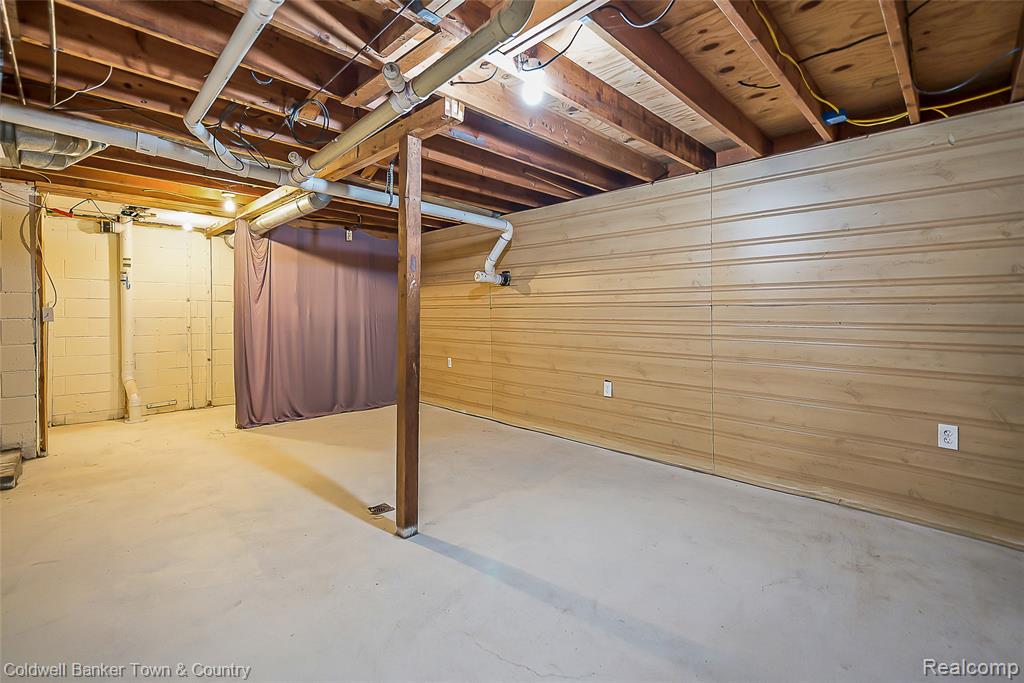 7565 Ore Lake Road, Brighton, MI 48116 — Photo 13