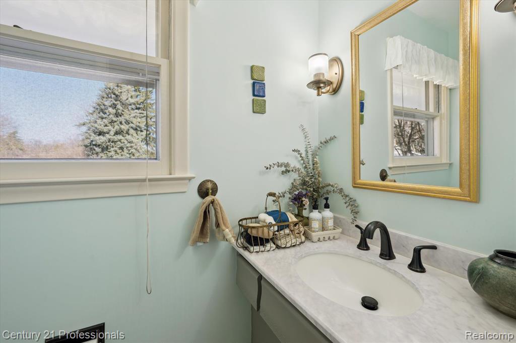 4538 COMANCHE Drive, Okemos, MI 48864 — Photo 28