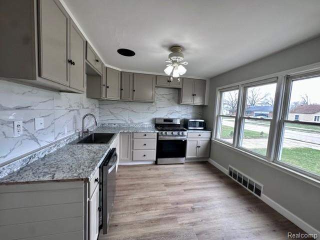 1612 Deering Street, Garden City, MI — Photo 14