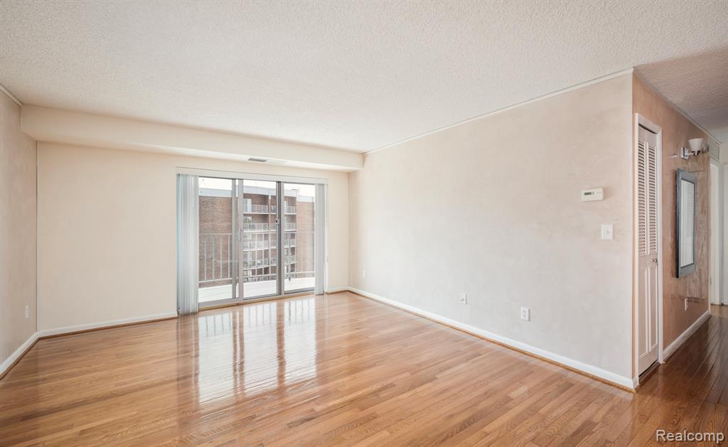 411 S Old Woodward Avenue, 923, Birmingham, MI 48009 — Photo 3