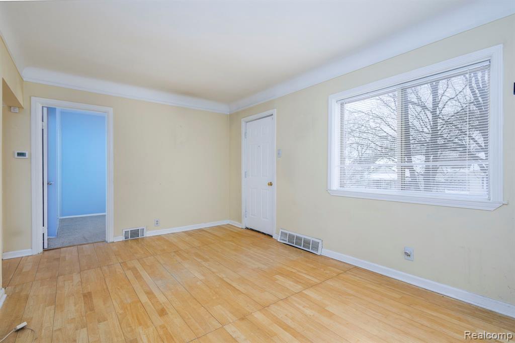 635 E Tennyson Avenue, Pontiac, MI 48340 — Photo 6