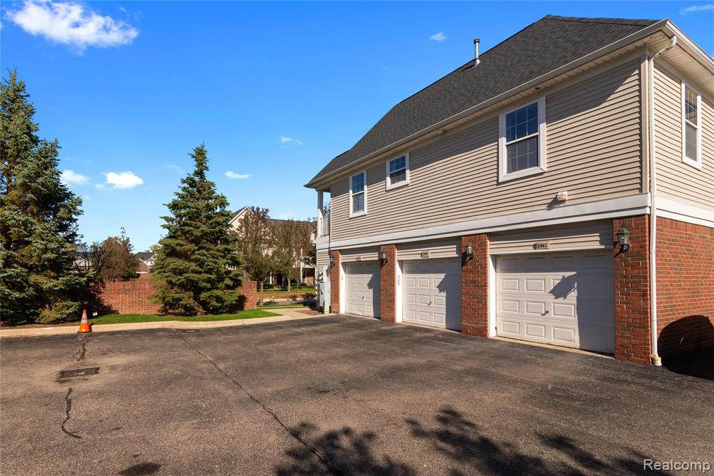 3962 Cherry Creek Lane, 11, Sterling Heights, MI 48314 — Photo 24