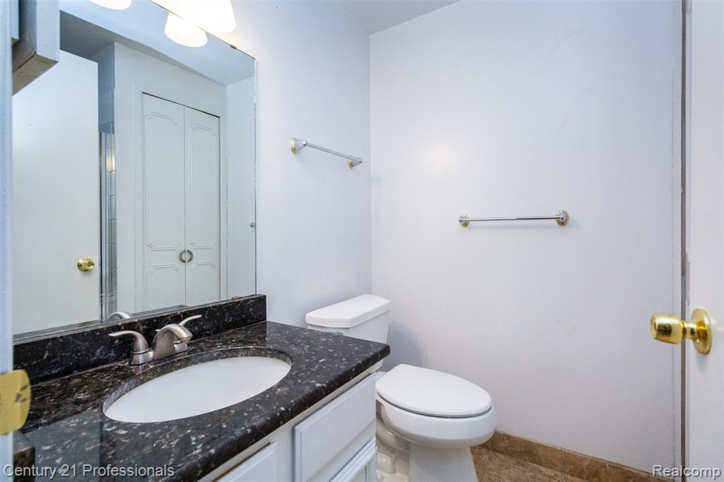 1658 Brentwood Drive, Troy, MI 48098 — Photo 16
