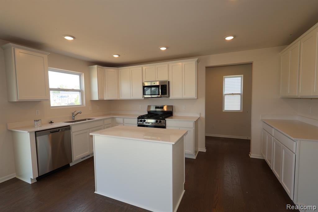 410 Hidden River W, Holly, MI 48442 — Photo 2