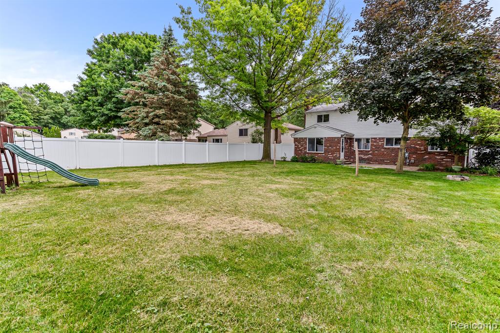 43300 OAKBROOK Court, Canton, MI 48187 — Photo 42