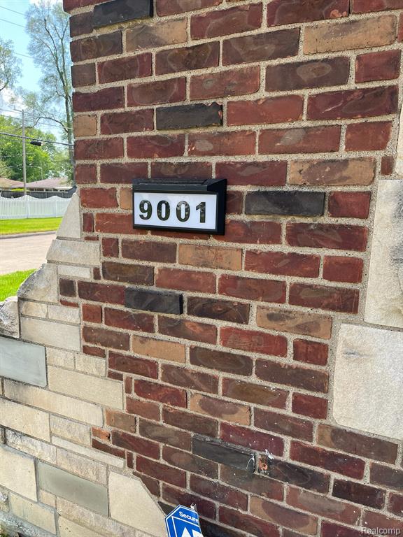 9001 Riverdale, Redford, MI 48239 — Photo 2