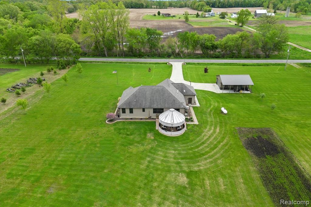 6035 Beard Road, Byron, MI 48418 — Photo 38