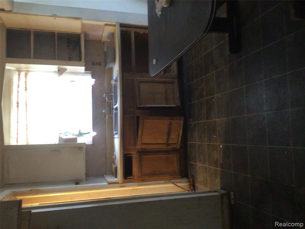 9930 Whitcomb Street, Detroit, MI 48227 — Photo 3