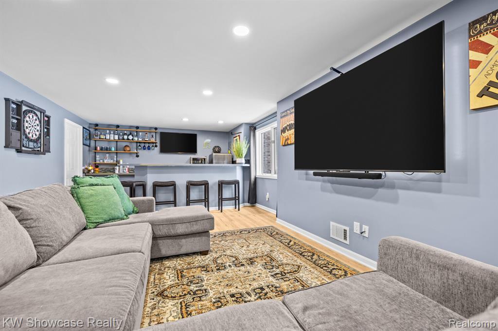 4687 Fairway Court, Waterford, MI 48328 — Photo 36