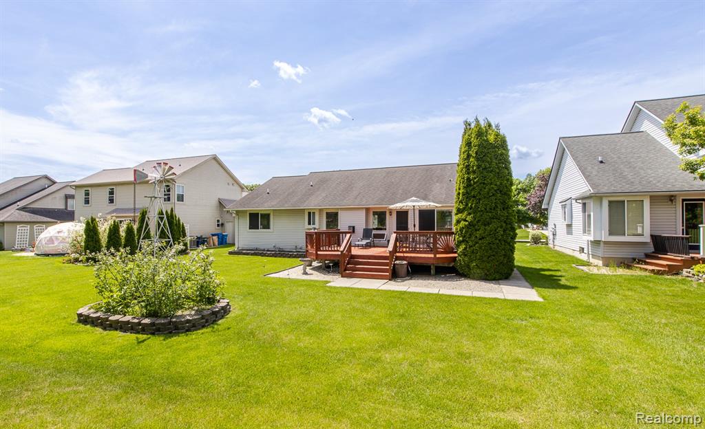 4304 W Pointe Drive, Waterford, MI 48329 — Photo 33