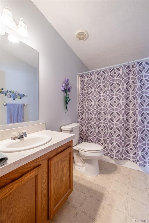 11944 N Wise Road, Clare, MI 48617 — Photo 15