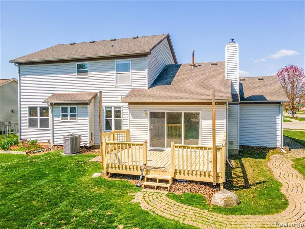 9429 MADISON Drive, Belleville, MI 48111 — Photo 31